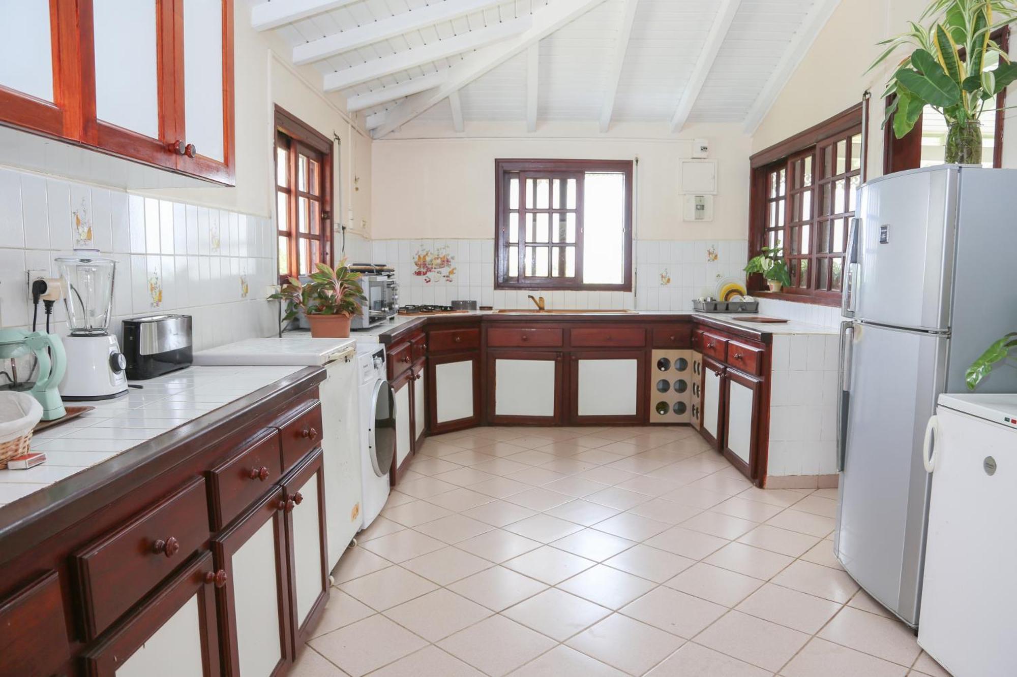 Ixora Paradise Piscine - Vue Séjour chez l'habitant *